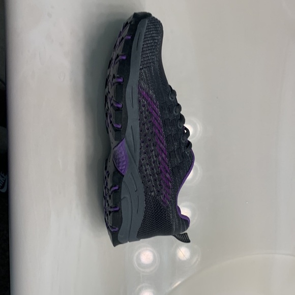 Hiking shoes - Picture 3 of 9